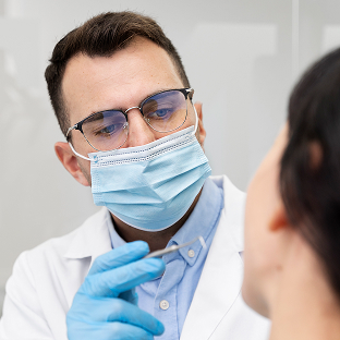 Стоматологи